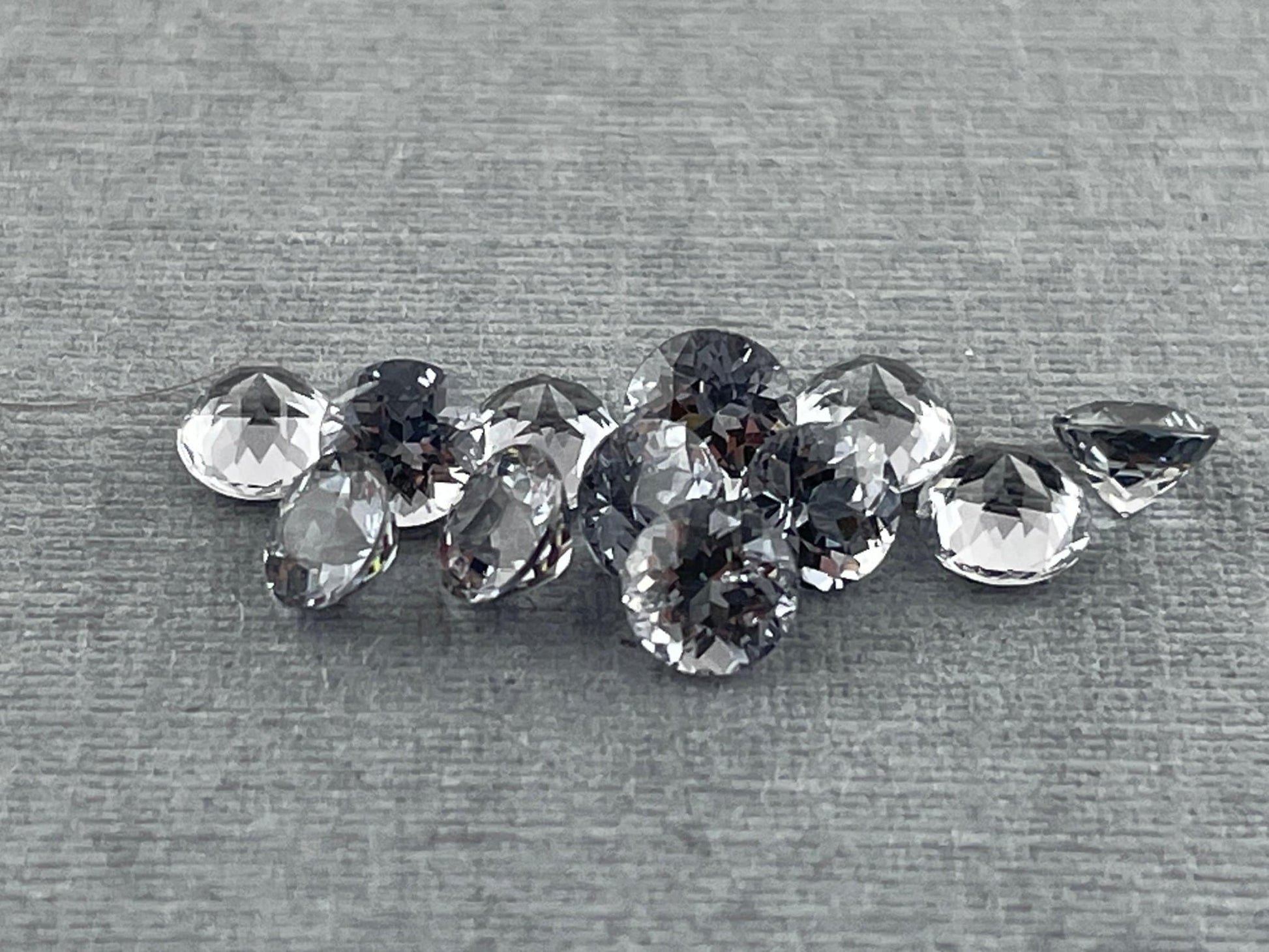 3.5 mm Platinum Spinel Faceted Round | Mozambique Natural Gemstone | P173 - Spinel - Gem Enthusiast