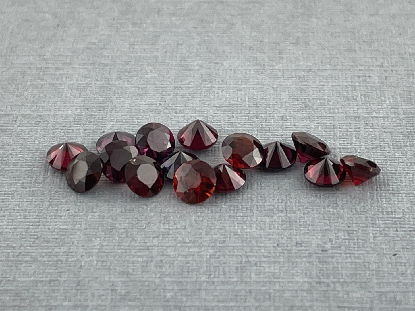 3mm Anthill Chrome Pyrope Garnet | Mined in the USA | Arizona Gemstone - Gem Enthusiast