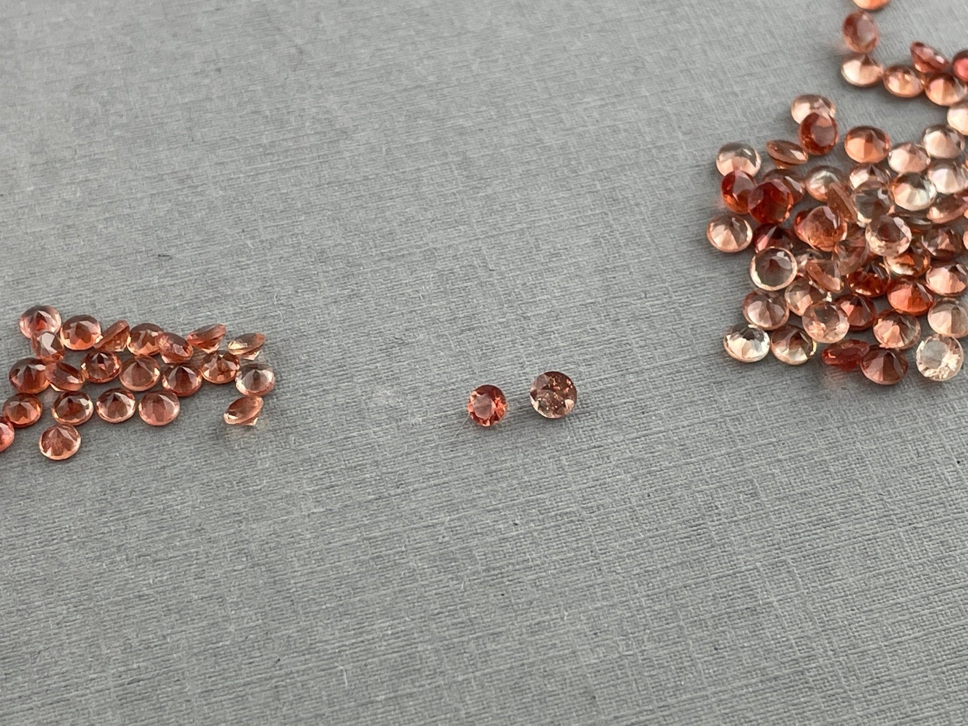3mm Oregon Sunstones Faceted Round Gemstones | Medium or Light - Gem Enthusiast