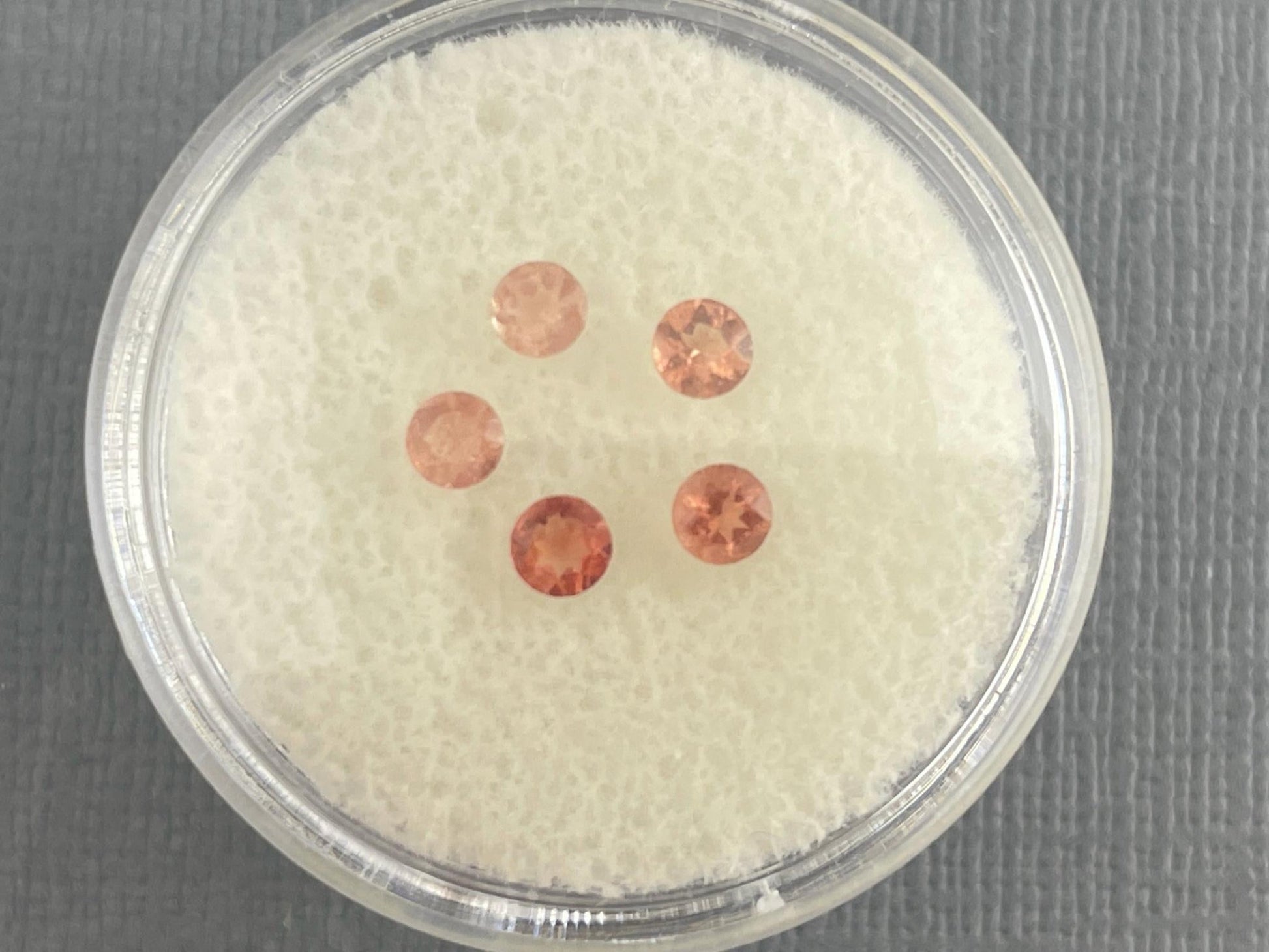 3mm Oregon Sunstones Faceted Round Gemstones | Medium or Light - Gem Enthusiast