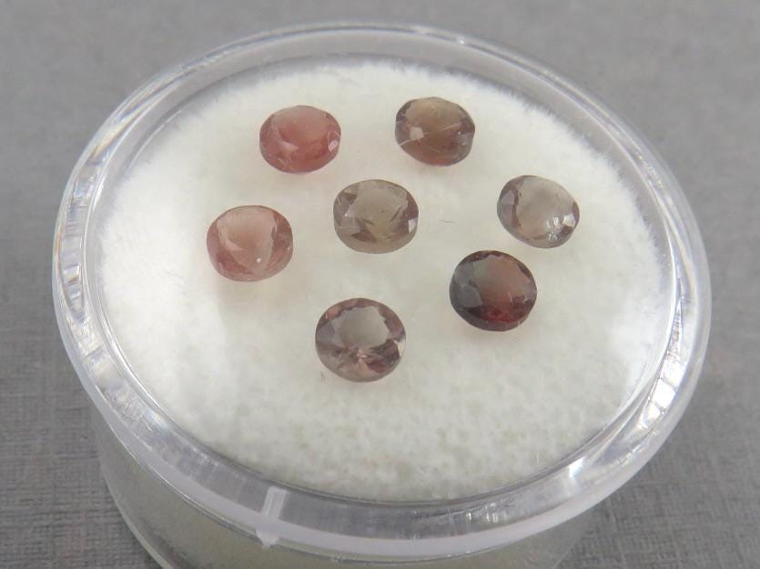 4mm Oregon Sunstone Lot | Red with Zoning and Striations | Faceted Round Gemstones | OSF233 - Gem Enthusiast