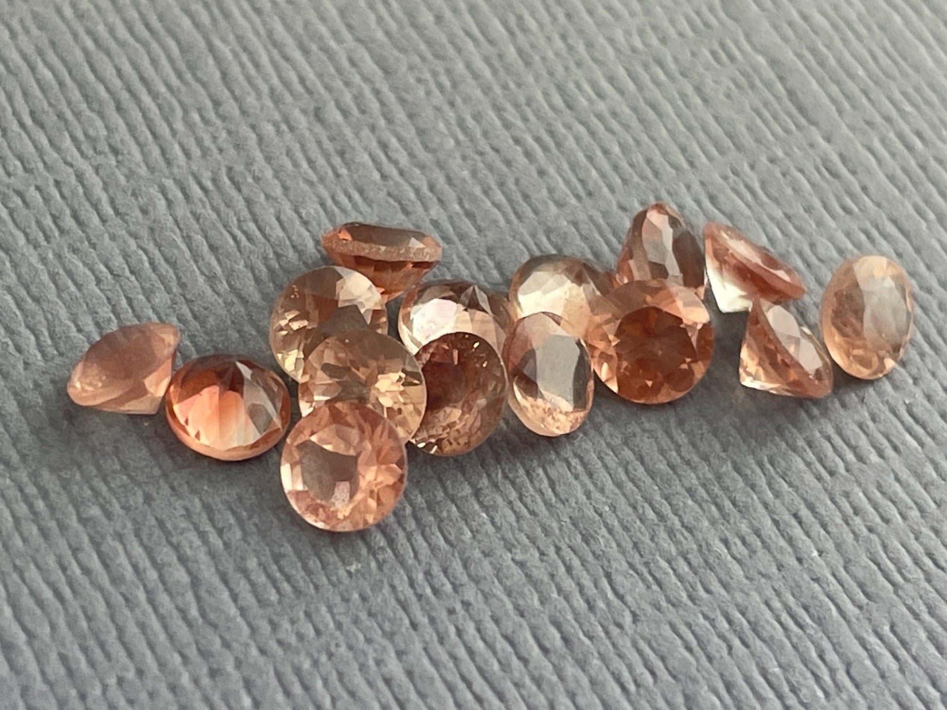 4mm Oregon Sunstones Faceted Round Stones | American Mined Gemstones - Gem Enthusiast