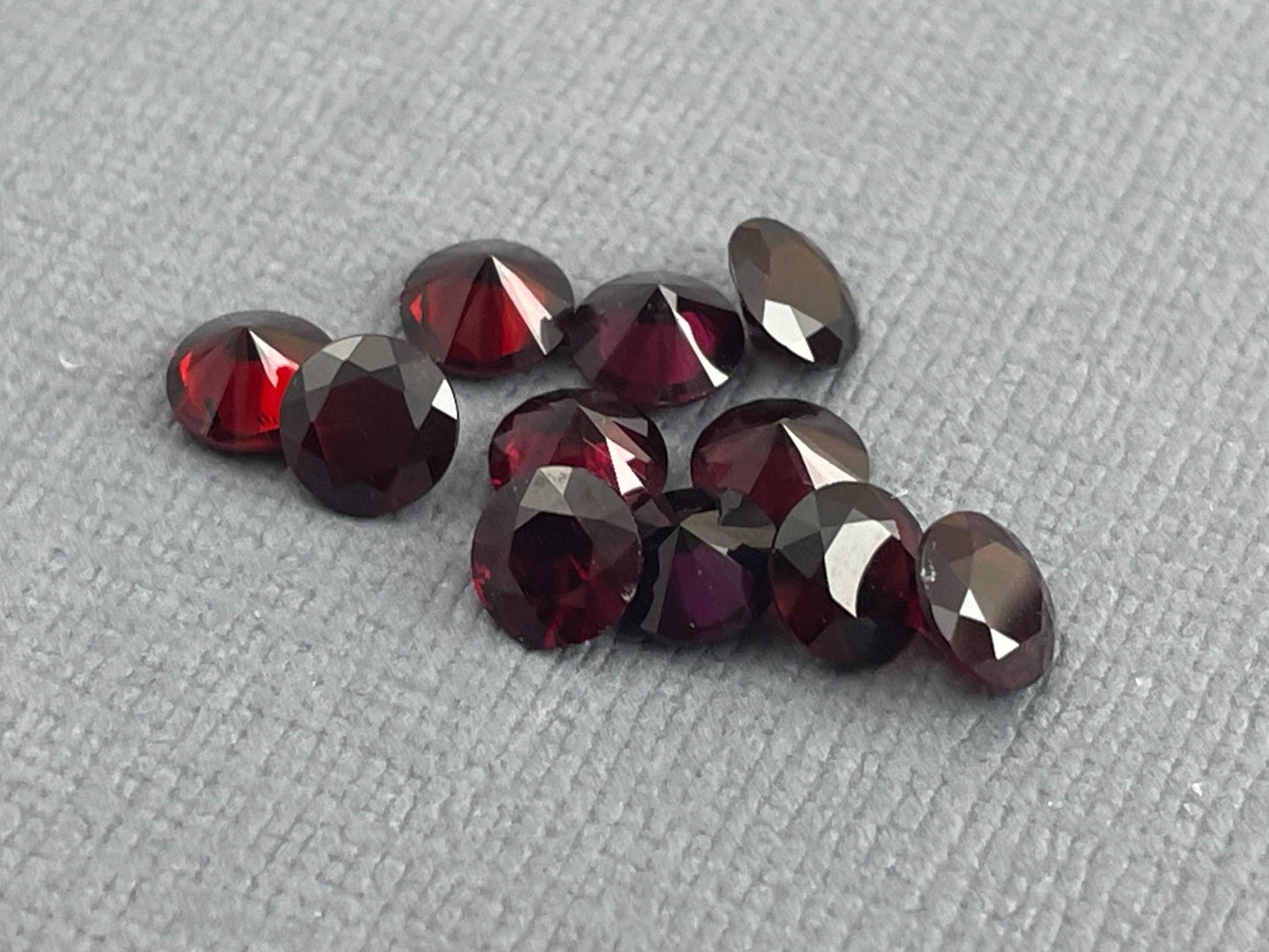 5mm Arizona Anthill Chrome Pyrope Garnet | Loose Round Faceted Gemstone | USA Mined - Gem Enthusiast