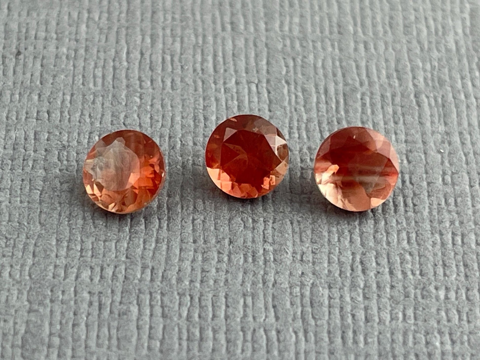 5mm Oregon Sunstone Lot | Red with Schiller and Zoning | Faceted Round Gemstones | OSF205 - Oregon Sunstone - Gem Enthusiast