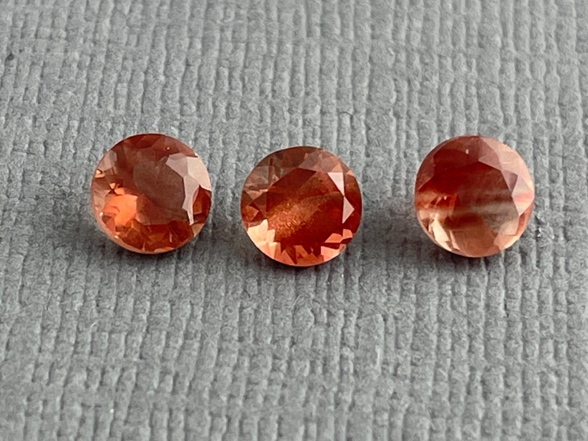 5mm Oregon Sunstone Lot | Red with Schiller and Zoning | Faceted Round Gemstones | OSF205 - Oregon Sunstone - Gem Enthusiast