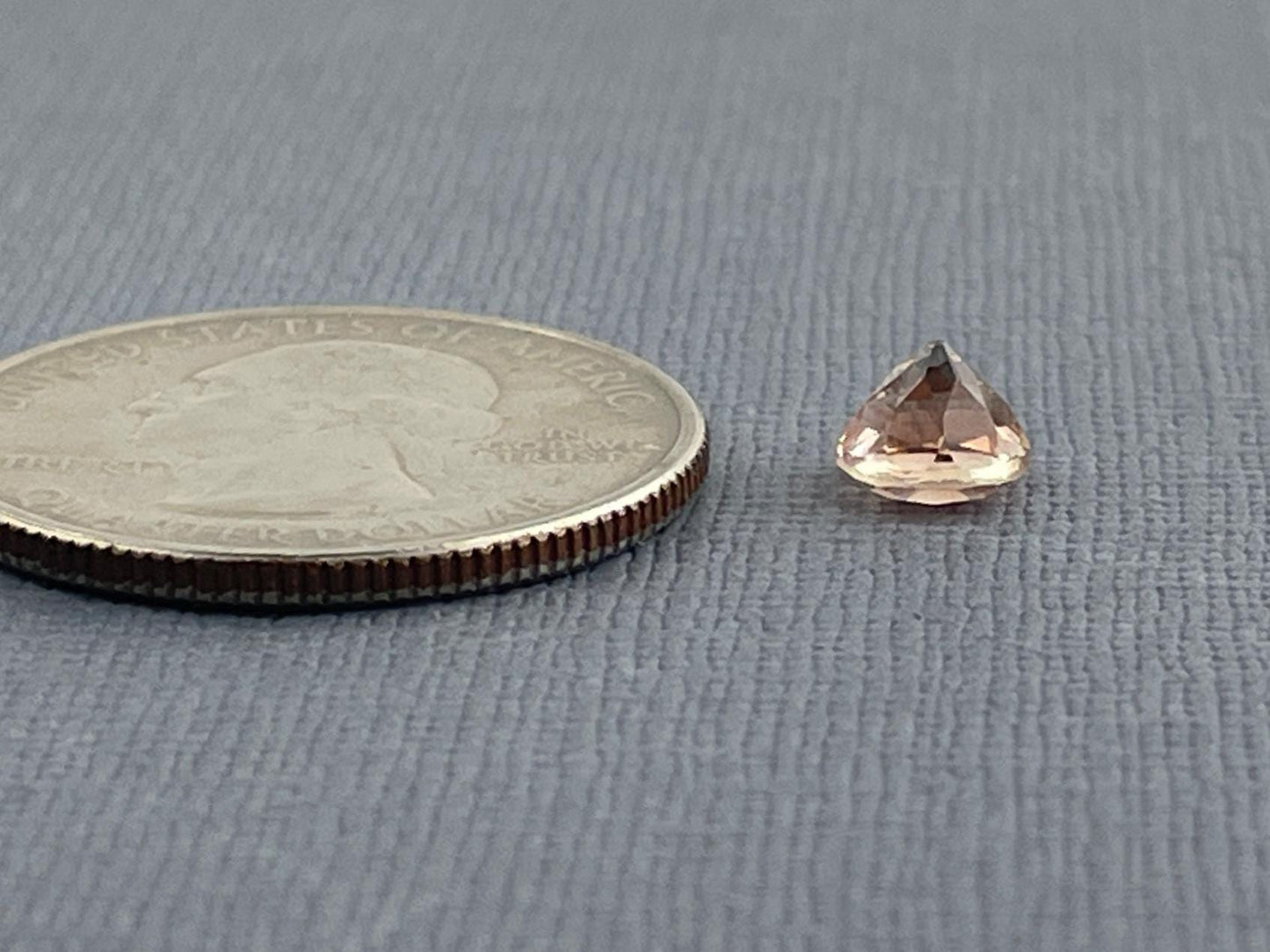 6mm Oregon Sunstone with Schiller | Round American Gemstone | OSF147 - Oregon Sunstone - Gem Enthusiast