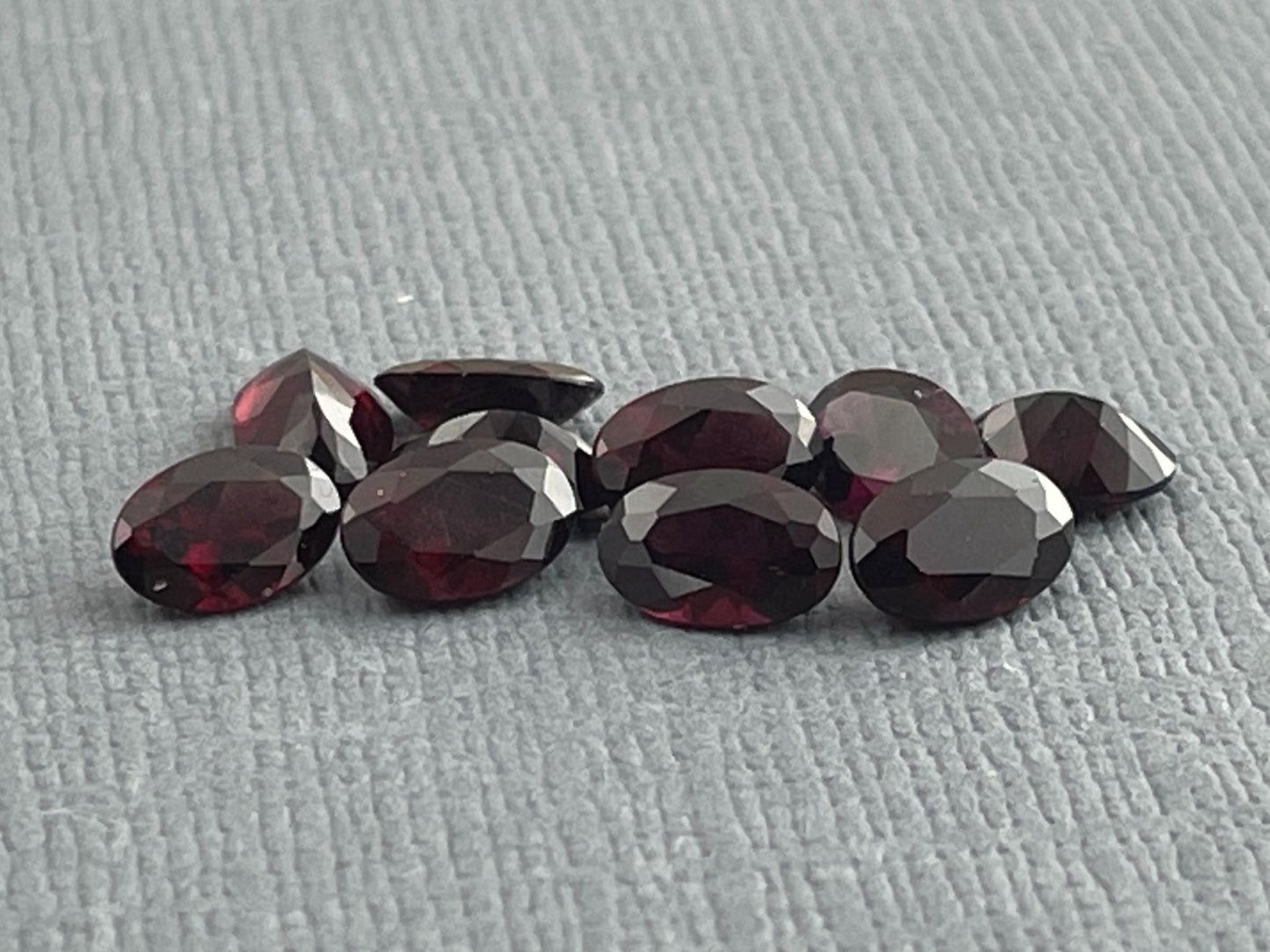 6x4 Anthill Chrome Pyrope Garnet | Mined in the USA | Arizona Gemstone - Gem Enthusiast