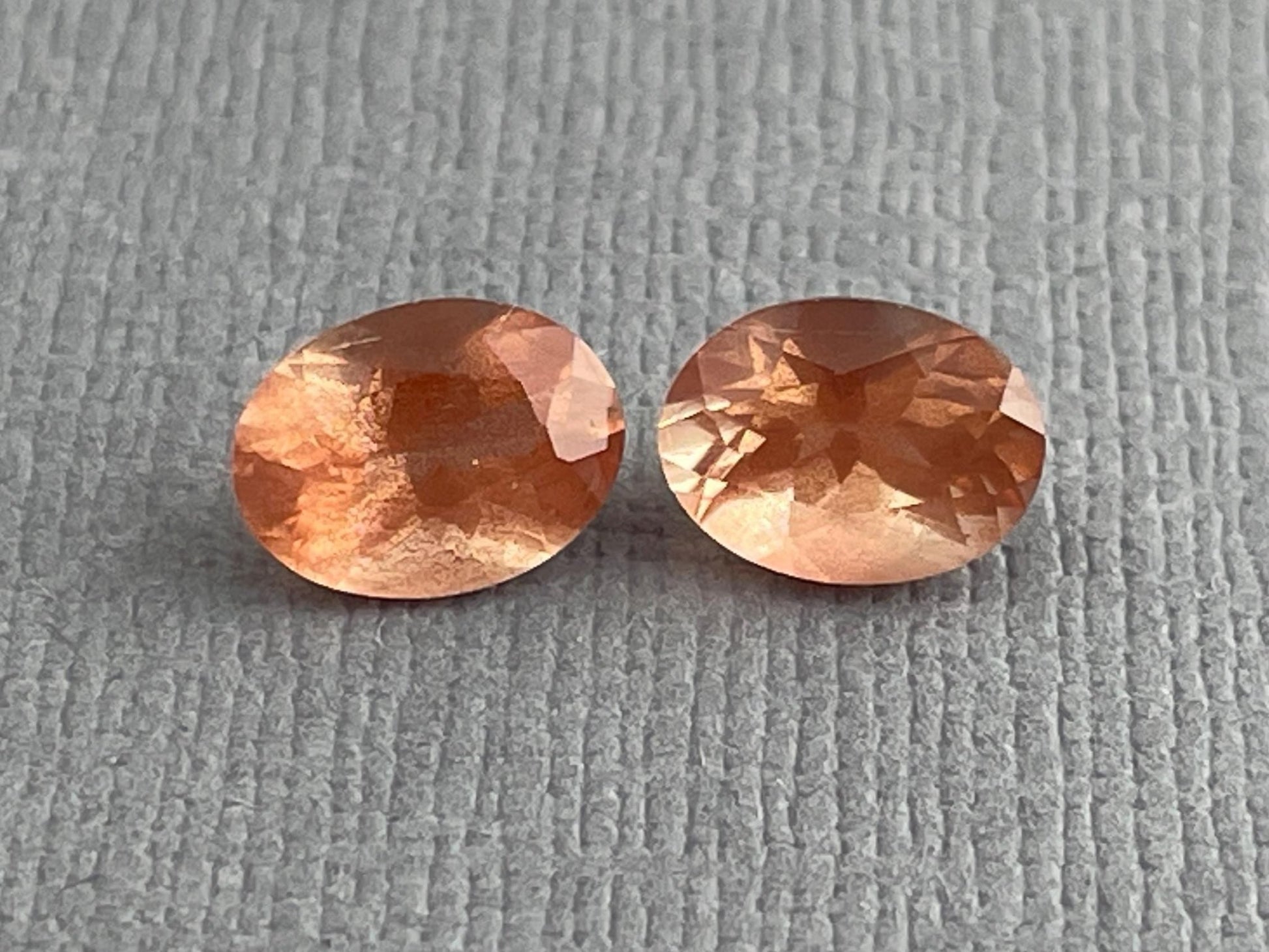 8x6 Oregon Sunstones Oval Pair with Schiller | 2.39 carats | OSF184 - Oregon Sunstone - Gem Enthusiast