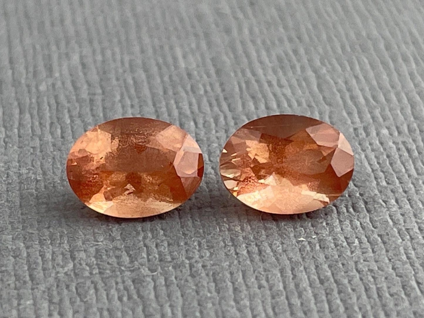 8x6 Oregon Sunstones Oval Pair with Schiller | 2.39 carats | OSF184 - Oregon Sunstone - Gem Enthusiast