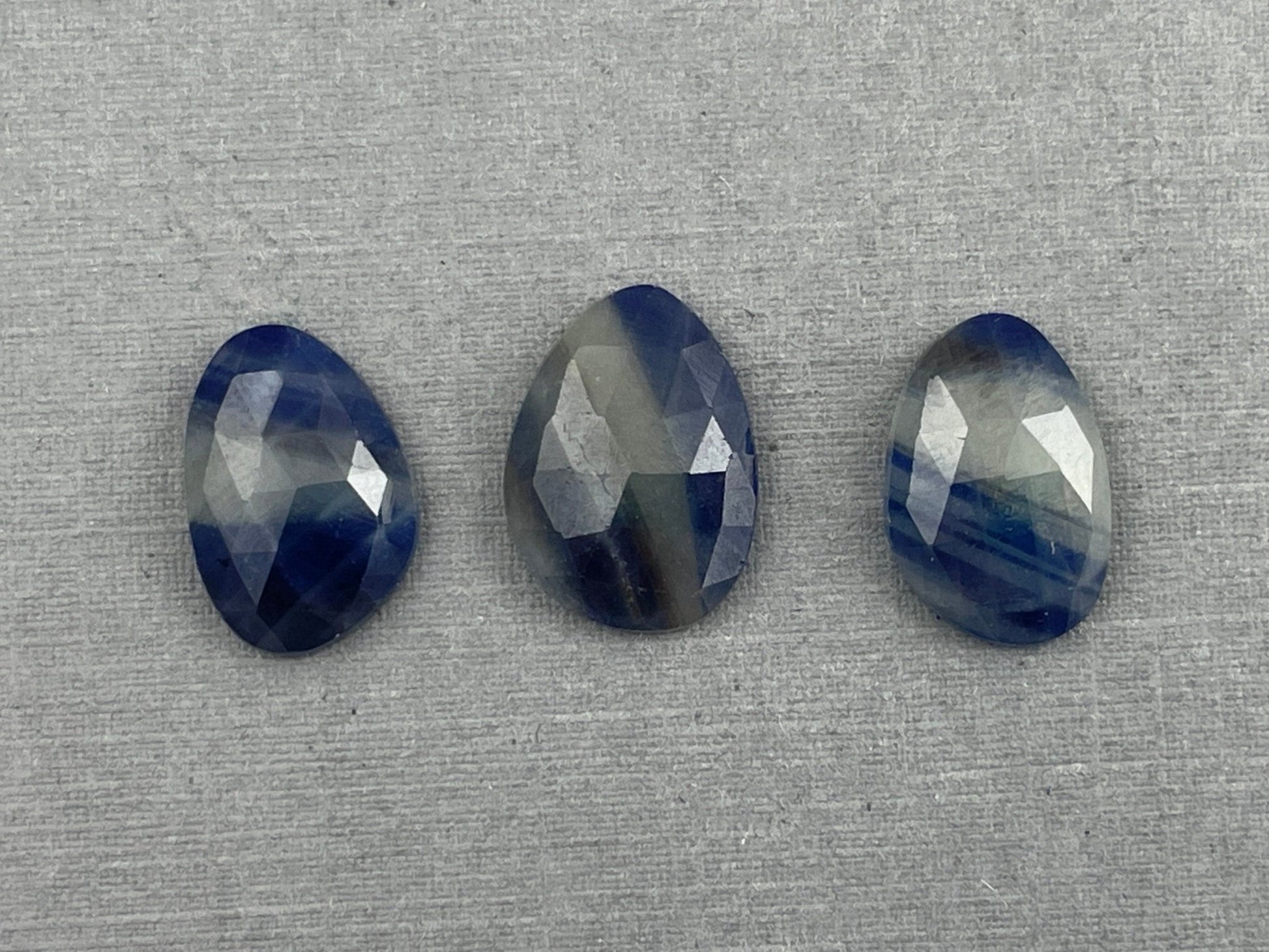Bicolor Sapphire Rose Cut | Natural Loose Gemstones| 14.6 carats | SBC109 - Gem Enthusiast
