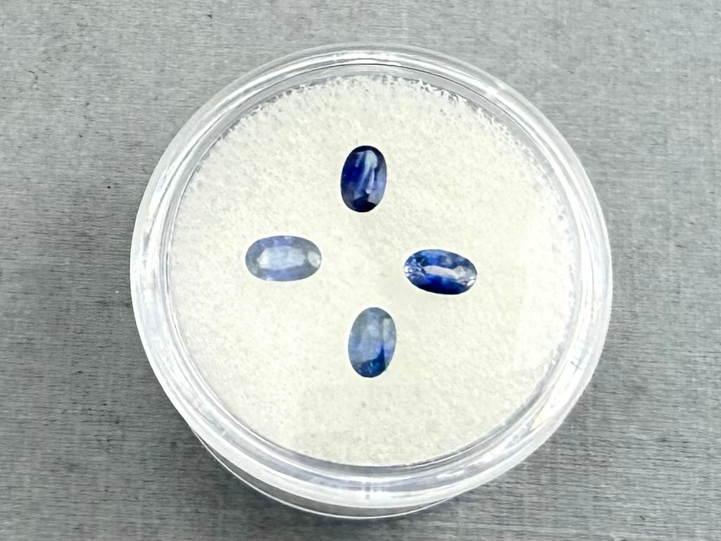 Blue Bicolor Sapphire Faceted Ovals | 5x3 mm | 4 Stones per Lot - Sapphire - Gem Enthusiast