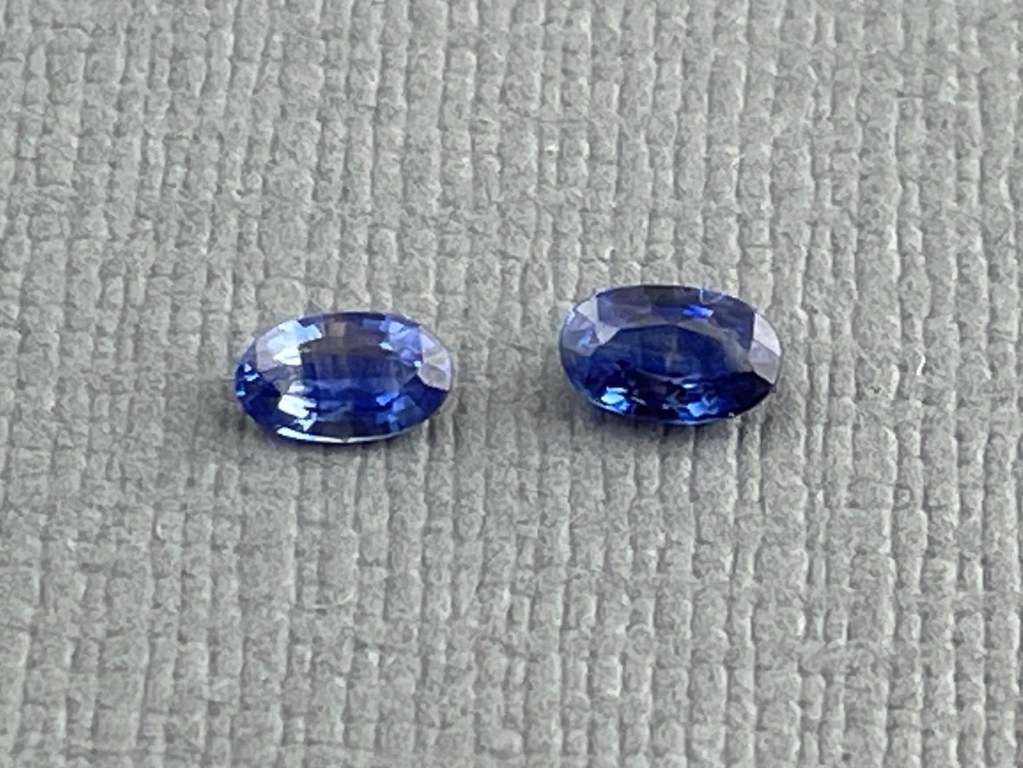 Blue Bicolor Sapphire Faceted Ovals | 5x3 mm | 4 Stones per Lot - Sapphire - Gem Enthusiast