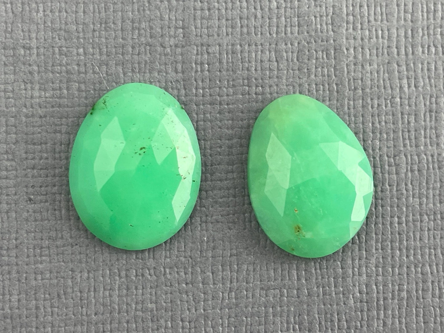 Green Chrysoprase Rose Cut Pair | Chalcedony Gemstones | 9 carats | CY127 - Gem Enthusiast