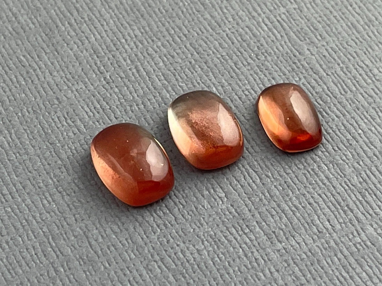 Oregon Sunstones Cushion Cabochon Lot | Schiller | 6.8 carats | OSC280 - Oregon Sunstone - Gem Enthusiast