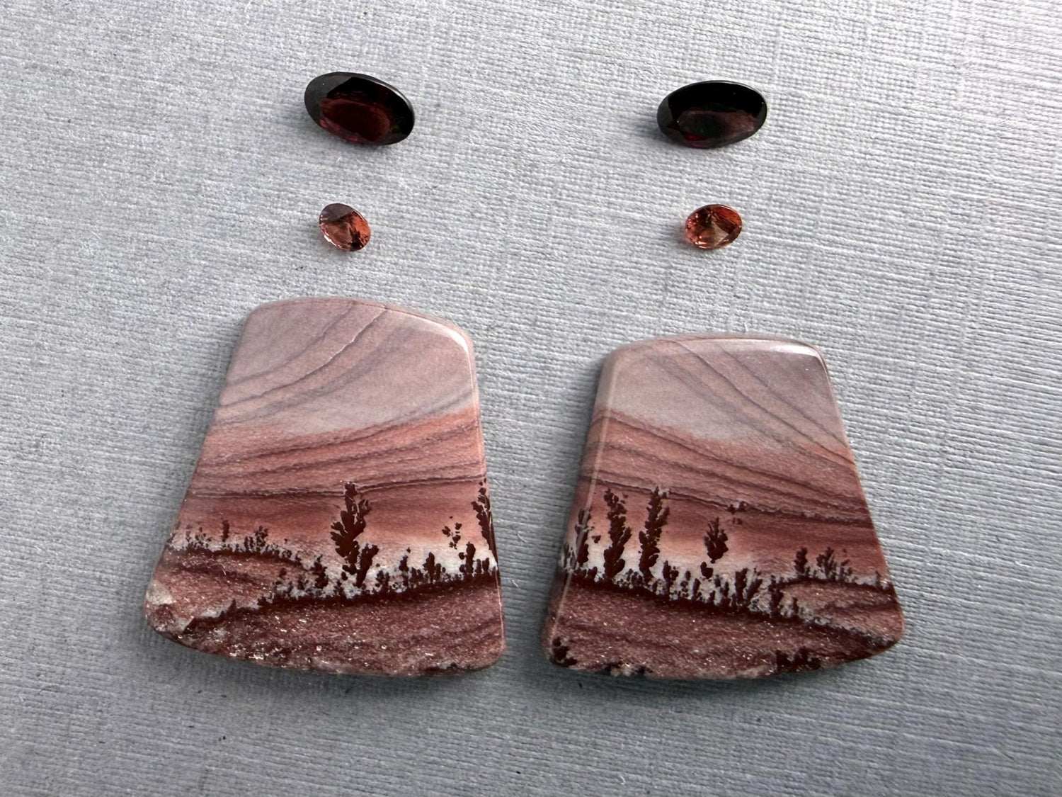 Gemstone Sets - Gem Enthusiast