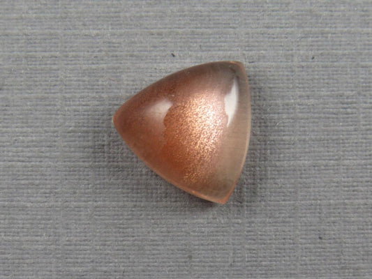 10mm Oregon Sunstone | Triangle Cabochon | Natural American Gemstone | 2.9 carats | OSC285 - Gem Enthusiast