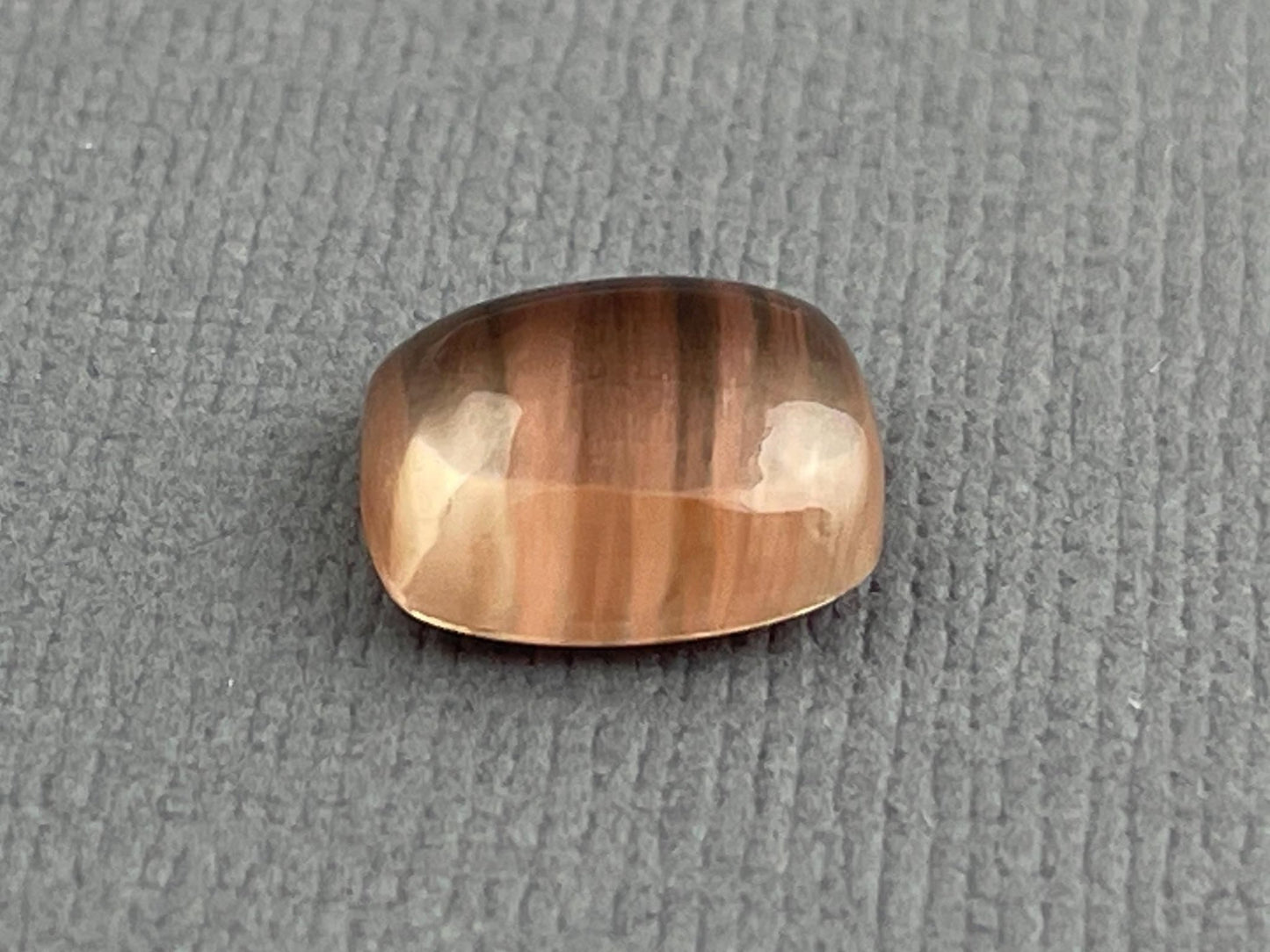 10x8 Oregon Sunstones Cushion Cabochon with Schiller | 3.53 carats | OSC279 - Gem Enthusiast