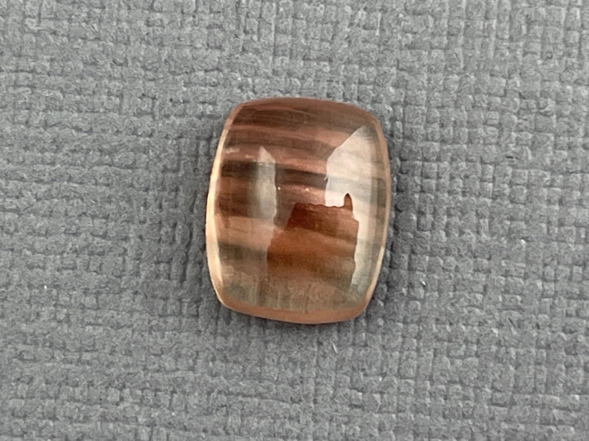 10x8 Oregon Sunstones Cushion Cabochon with Schiller | 3.53 carats | OSC279 - Gem Enthusiast