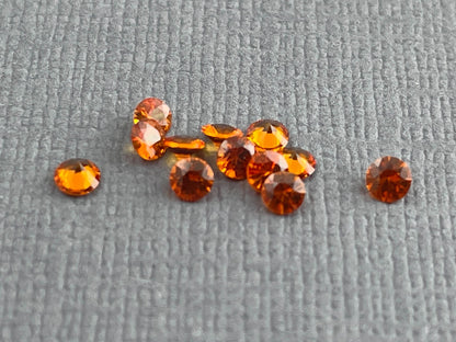 2.5mm Spessartine Garnet Round | Per Stone | Mandarin Orange - Gem Enthusiast