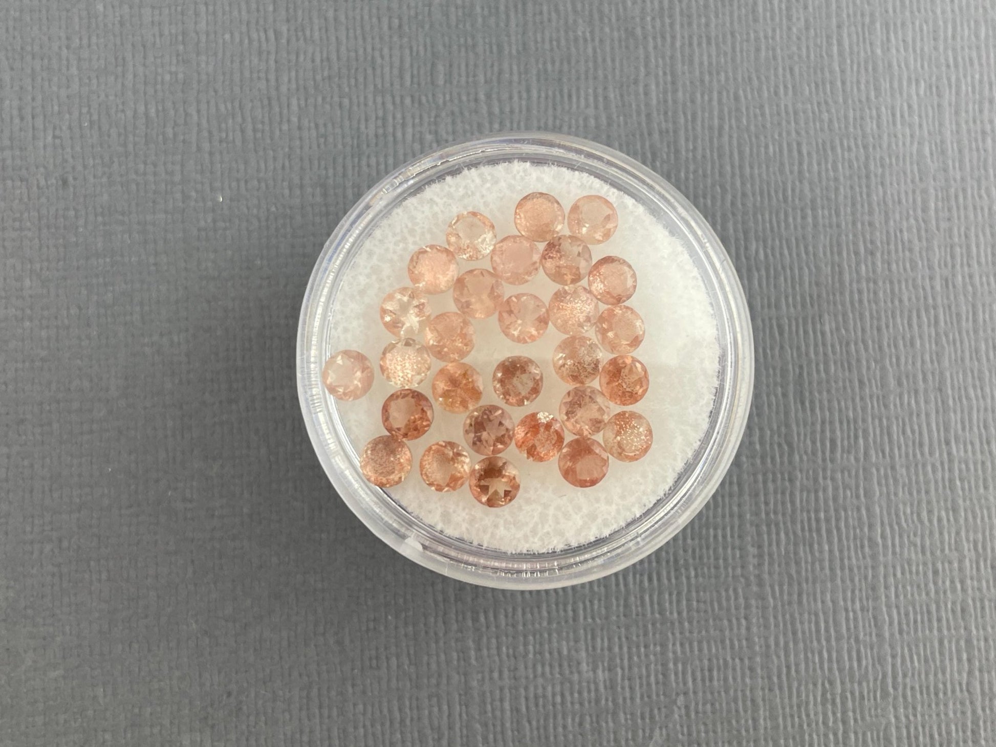 3.5 mm Oregon Sunstones Faceted Round Gemstones with Schiller - Gem Enthusiast