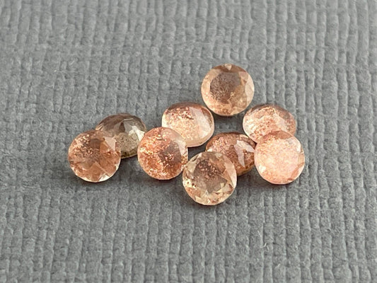 3.5 mm Oregon Sunstones Faceted Round Gemstones with Schiller - Gem Enthusiast