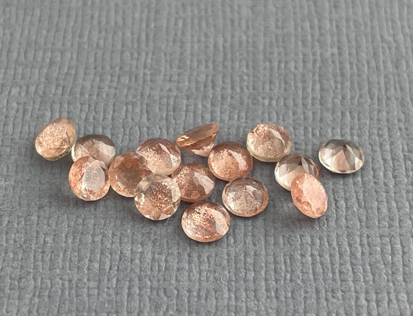 3.5 mm Oregon Sunstones Faceted Round Gemstones with Schiller - Gem Enthusiast
