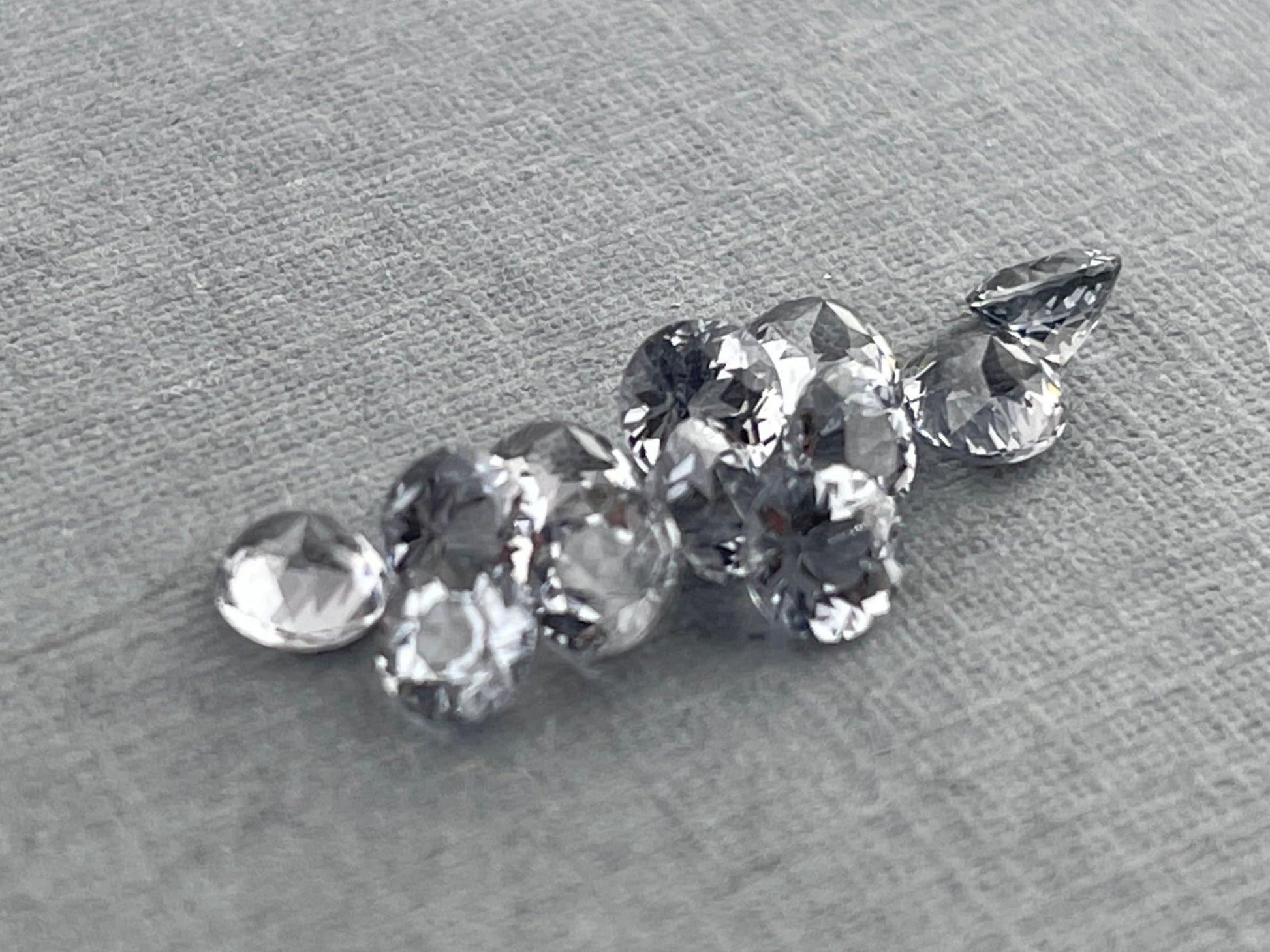 3.5 mm Platinum Spinel Faceted Round | Mozambique Natural Gemstone | P173 - Spinel - Gem Enthusiast