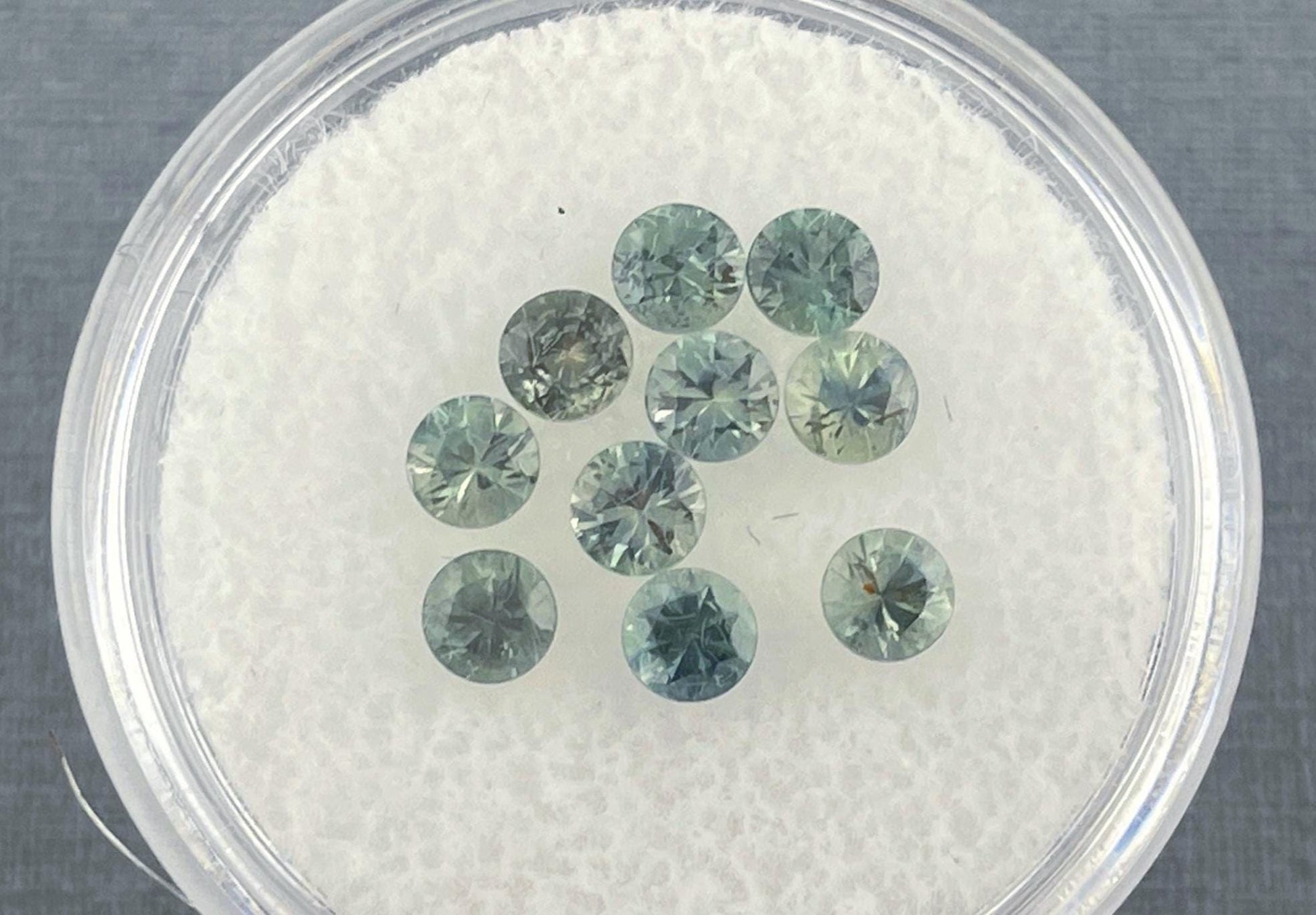 3.5mm Montana Sapphire: Green Round Brilliant Loose Gemstone, Per Stone - Gem Enthusiast