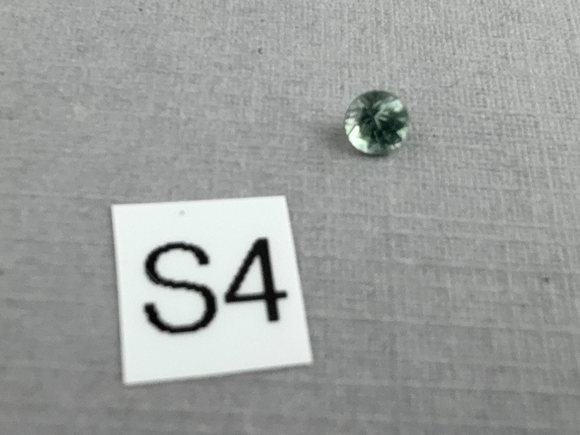 3.5mm Montana Sapphire: Green Round Brilliant Loose Gemstone, Per Stone - Gem Enthusiast