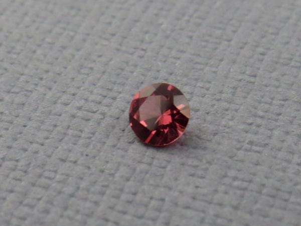 3.5mm Red Spinel | Faceted Round Natural Gemstone | SL124 - Gem Enthusiast