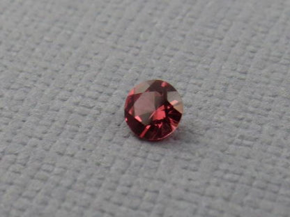 3.5mm Red Spinel | Faceted Round Natural Gemstone | SL124 - Gem Enthusiast