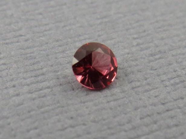 3.5mm Red Spinel | Faceted Round Natural Gemstone | SL124 - Gem Enthusiast