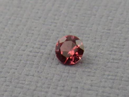 3.5mm Red Spinel | Faceted Round Natural Gemstone | SL124 - Gem Enthusiast