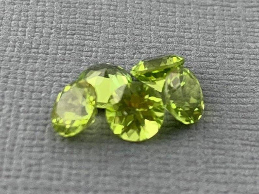 3mm 3.5mm | Arizona Peridot | Loose Round Faceted Gemstone | Mined in the USA - Gem Enthusiast