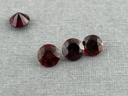 3mm Anthill Chrome Pyrope Garnet | Mined in the USA | Arizona Gemstone - Gem Enthusiast