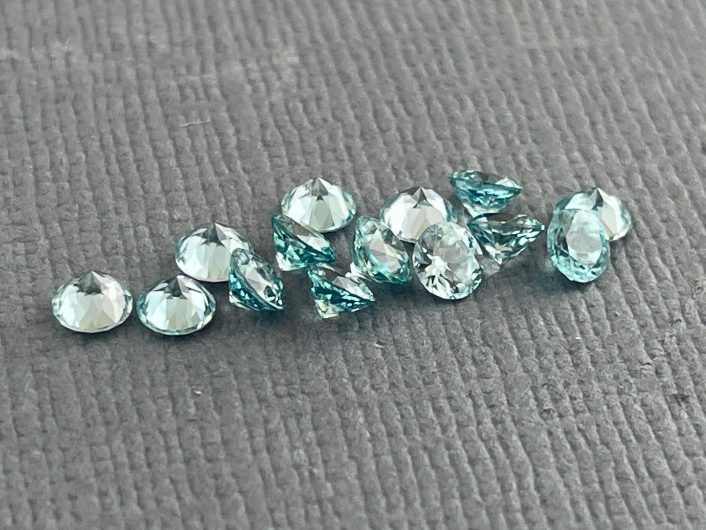 3mm Blue Zircon Faceted Round Gemstone | Brilliant Cut | Heat Treated - Gem Enthusiast