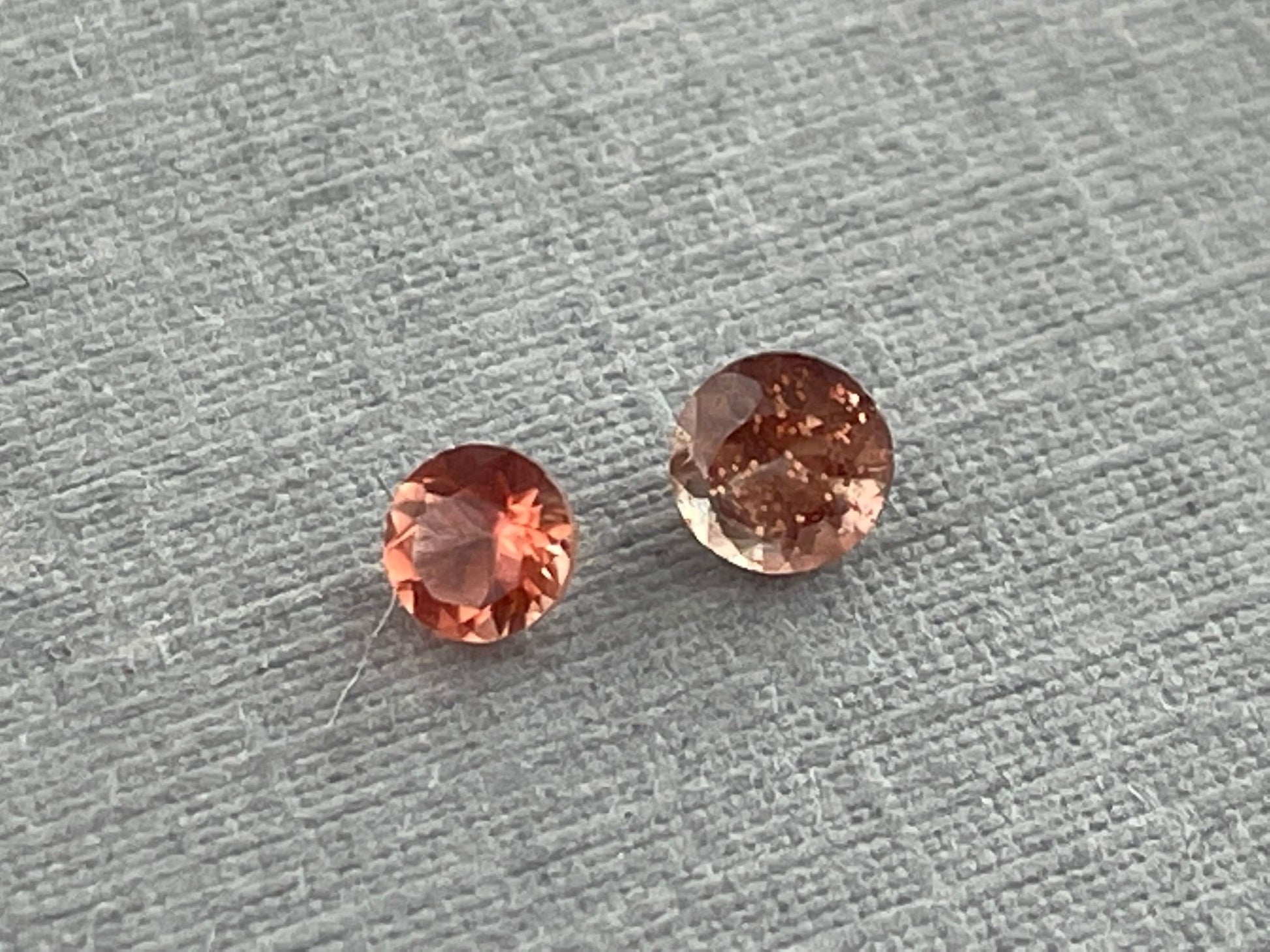 3mm Oregon Sunstones Faceted Round Gemstones | Medium or Light - Gem Enthusiast