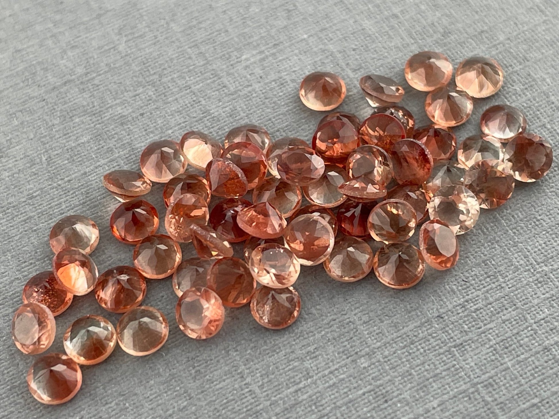 3mm Oregon Sunstones Faceted Round Gemstones | Medium or Light - Gem Enthusiast