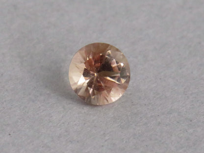 4.5mm Oregon Sunstone Faceted Round | Natural American Gemstone | 0.32ct | OSF242 - Gem Enthusiast