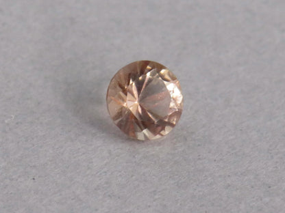 4.5mm Oregon Sunstone Faceted Round | Natural American Gemstone | 0.32ct | OSF242 - Gem Enthusiast