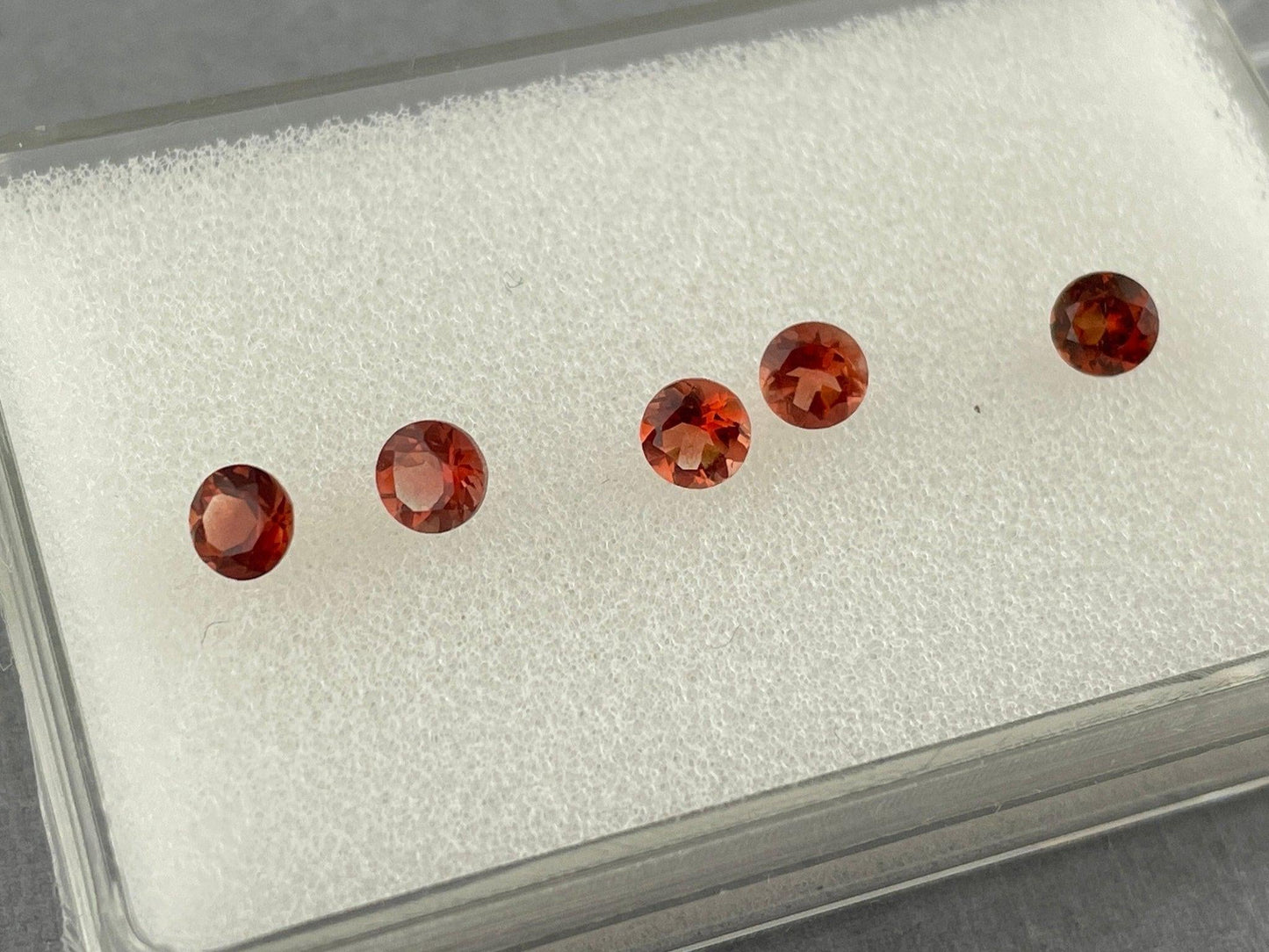 4mm Oregon Sunstone Red Round Faceted Stone | Ethically Sourced Gemstone | OSF110 - Gem Enthusiast