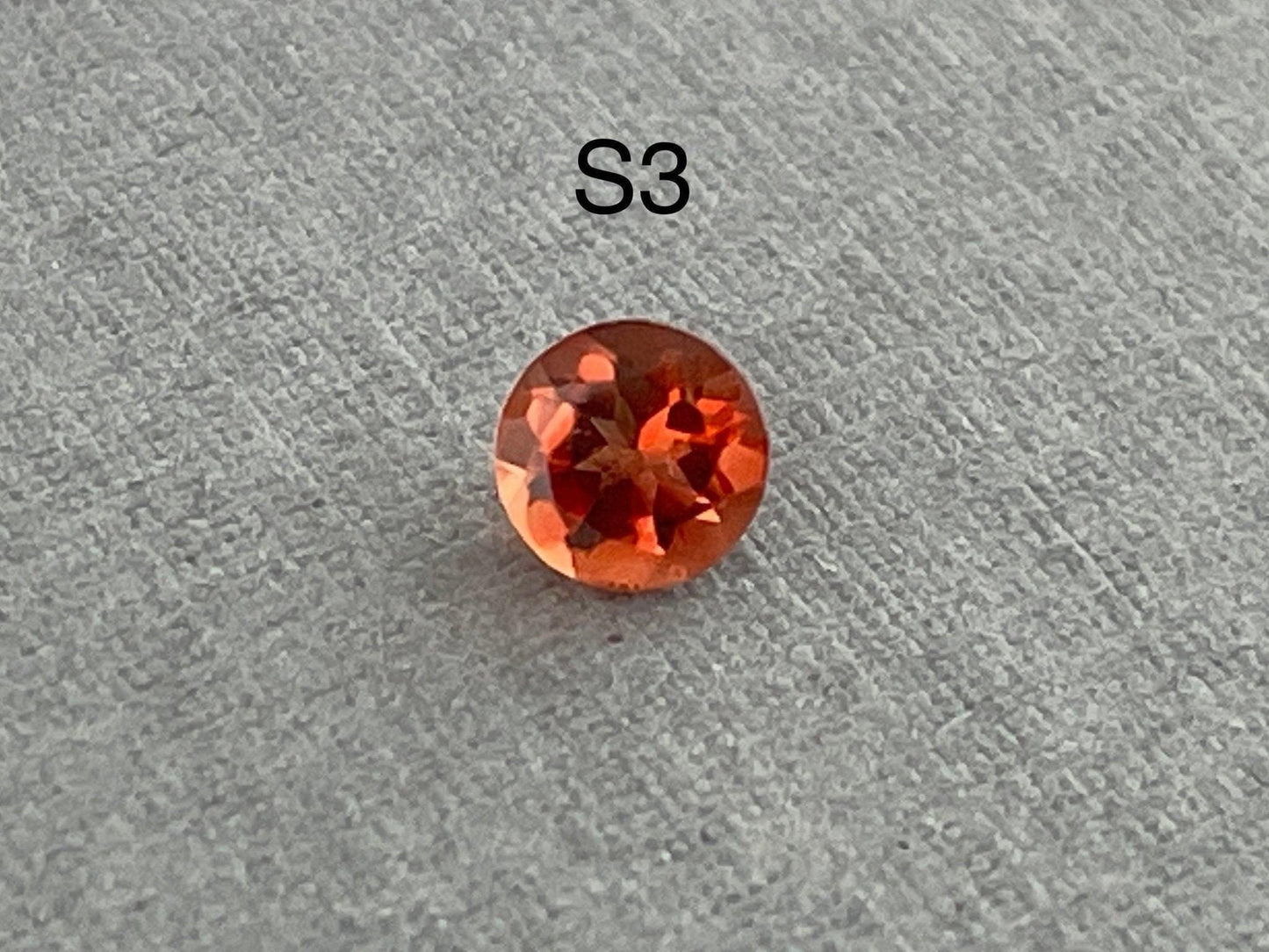 4mm Oregon Sunstone Red Round Faceted Stone | Ethically Sourced Gemstone | OSF110 - Gem Enthusiast