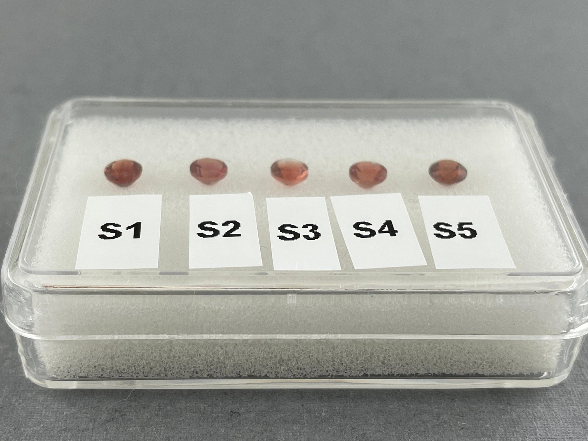 4mm Oregon Sunstone Red Round Faceted Stone | OSF110 - Gem Enthusiast