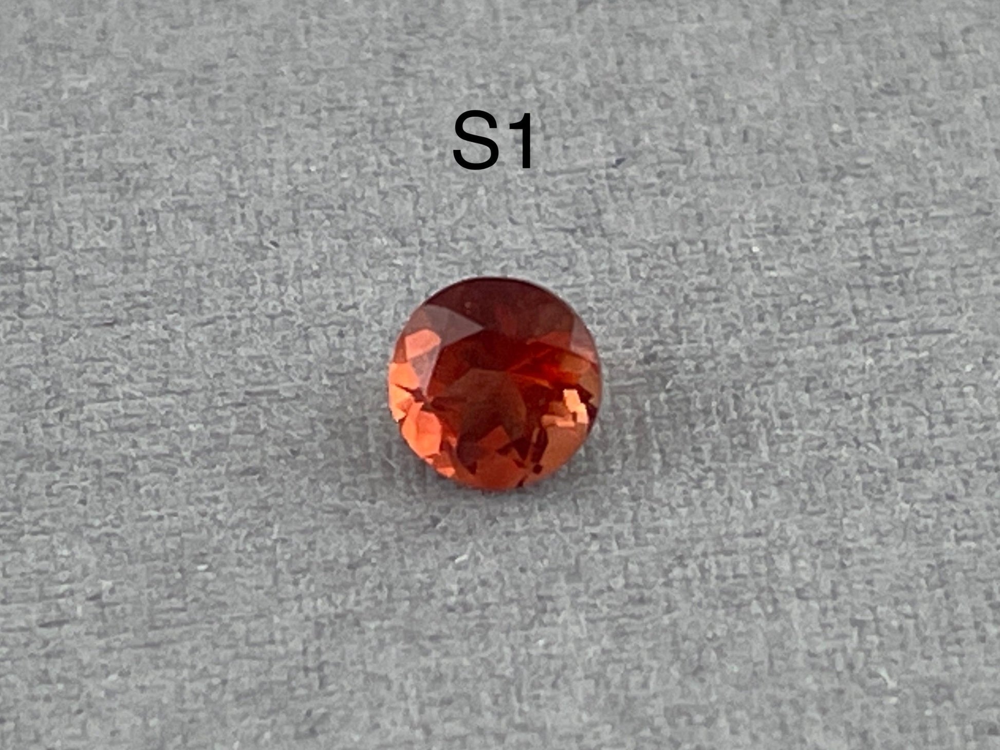 4mm Oregon Sunstone Red Round Faceted Stone | OSF110 - Gem Enthusiast