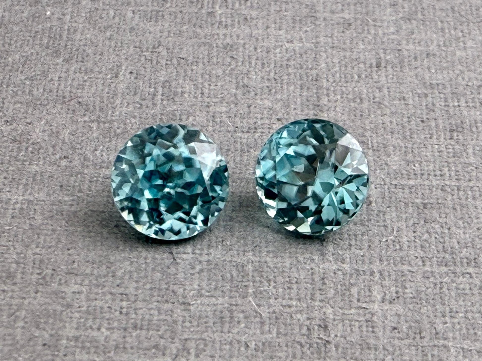 5.5mm Blue Zircon Pair Round | Natural Gemstone | ZC101 - Gem Enthusiast