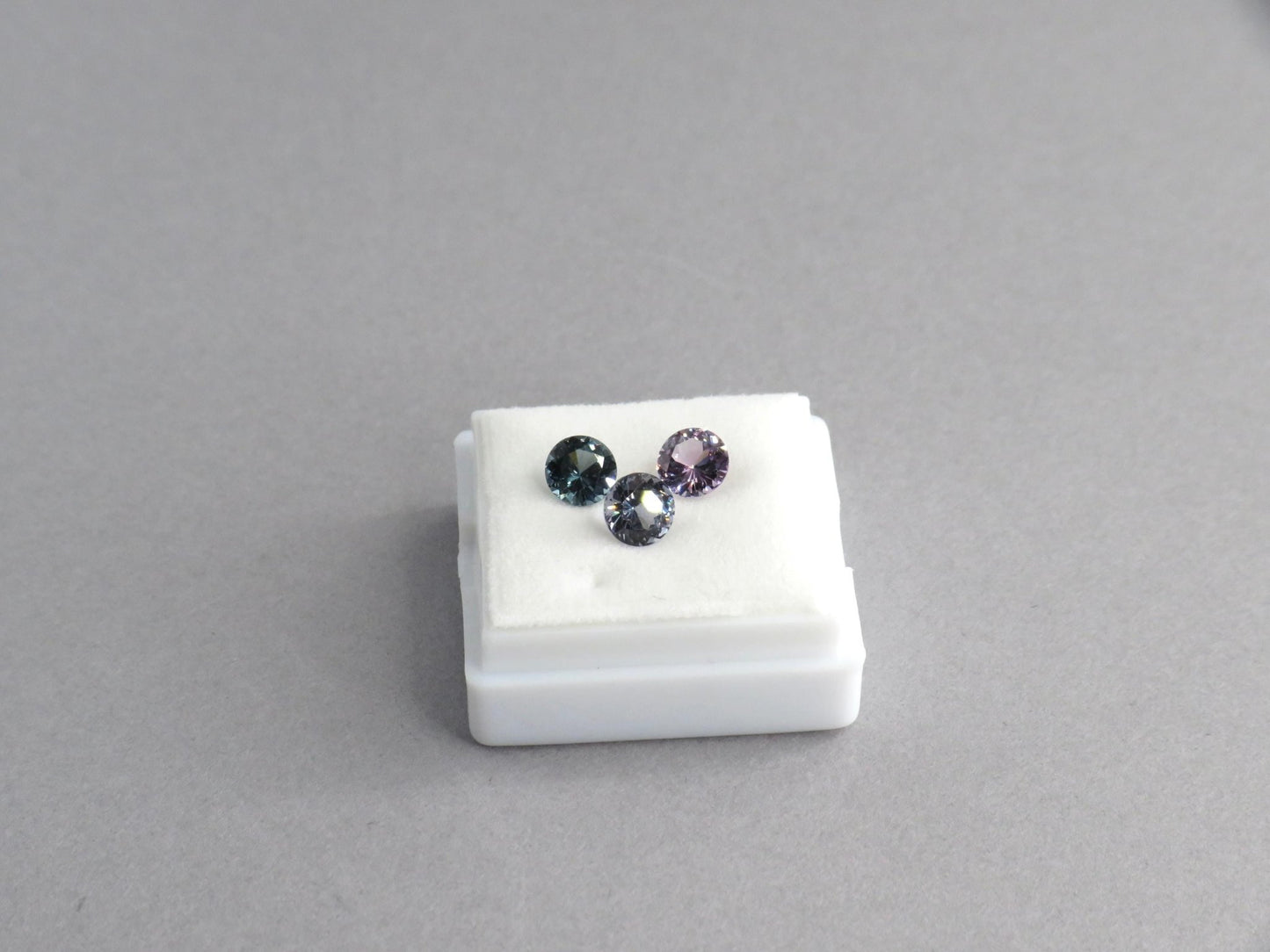 5.5mm Purple Blue Spinel Faceted Round | Per Stone | Natural Gemstone | SL130 - Gem Enthusiast