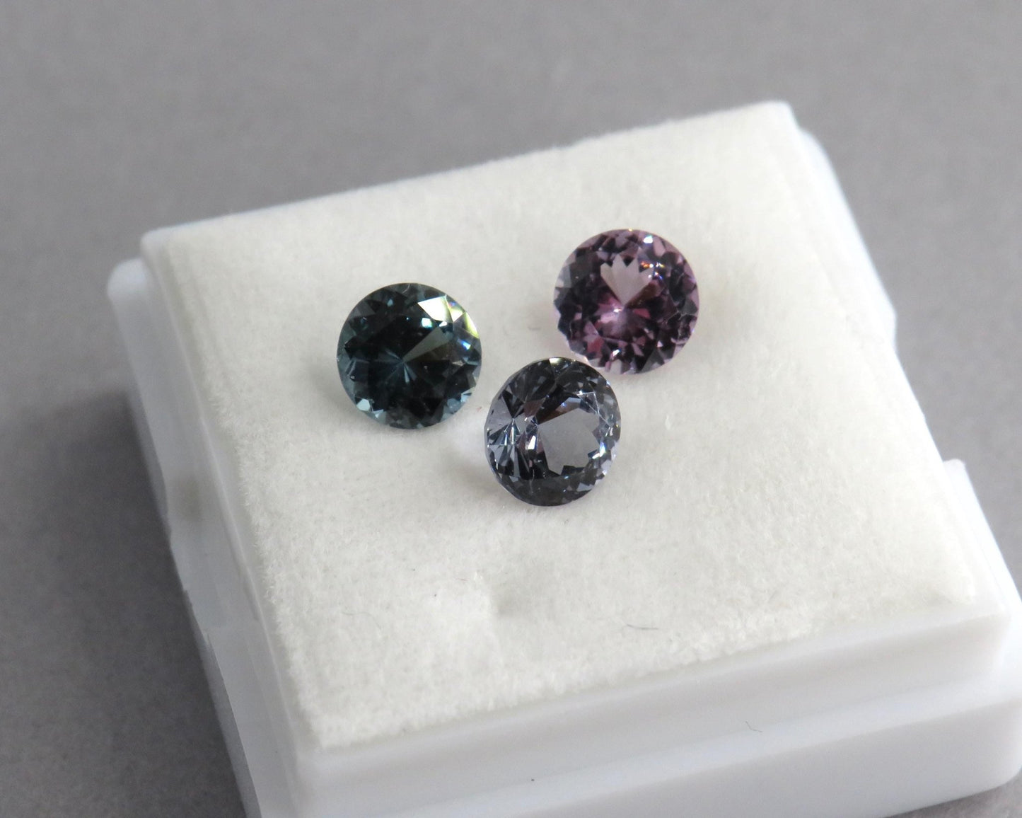 5.5mm Purple Blue Spinel Faceted Round | Per Stone | Natural Gemstone | SL130 - Gem Enthusiast