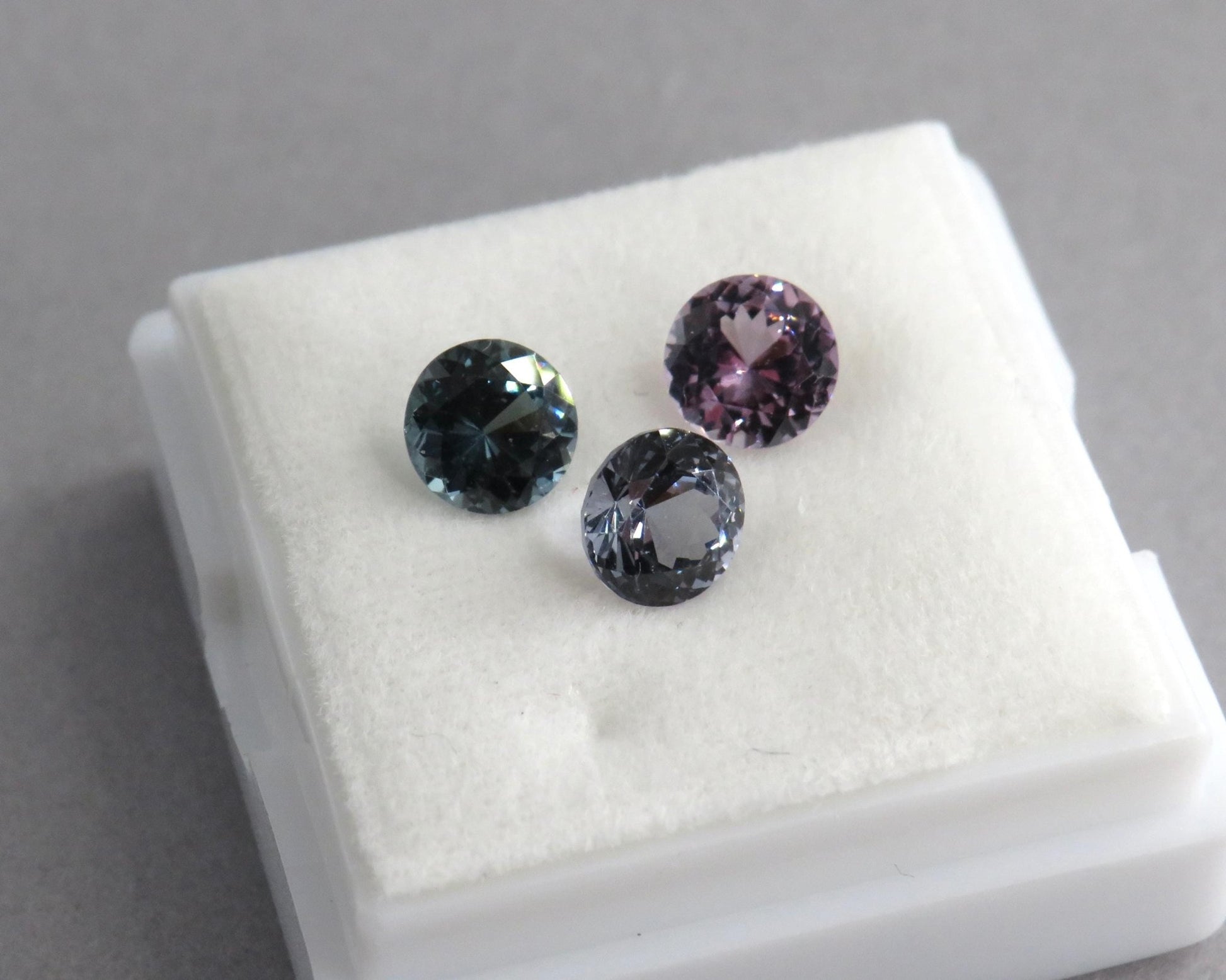 5.5mm Purple Blue Spinel Faceted Round | Per Stone | Natural Gemstone | SL130 - Gem Enthusiast