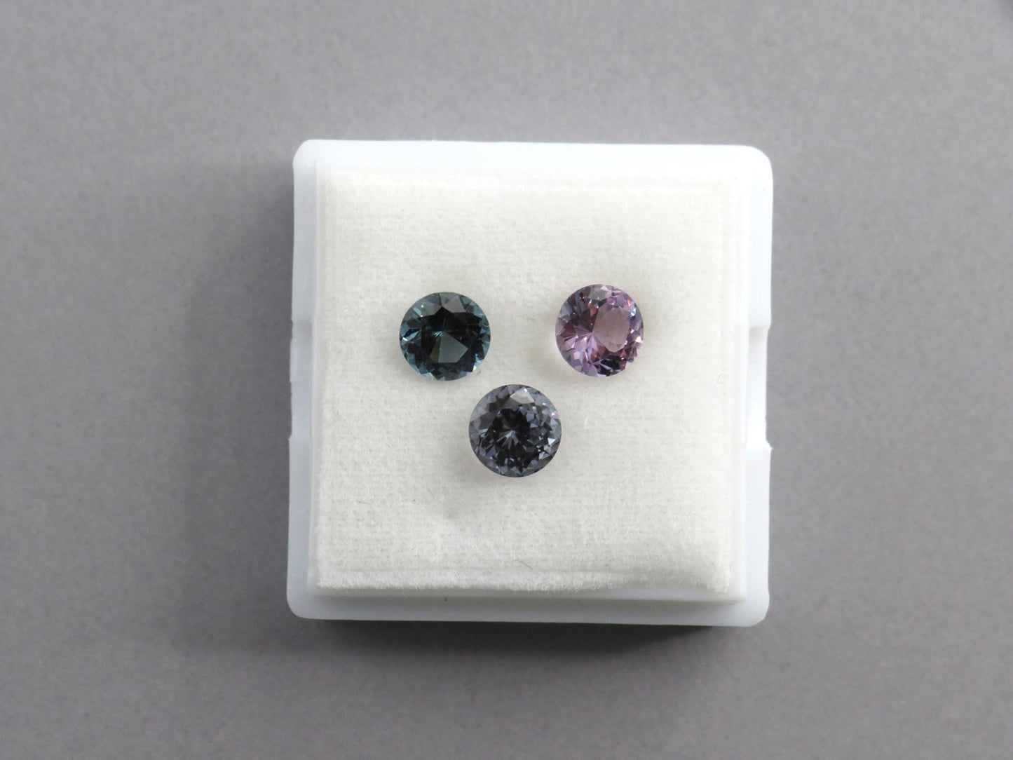 5.5mm Purple Blue Spinel Faceted Round | Per Stone | Natural Gemstone | SL130 - Gem Enthusiast