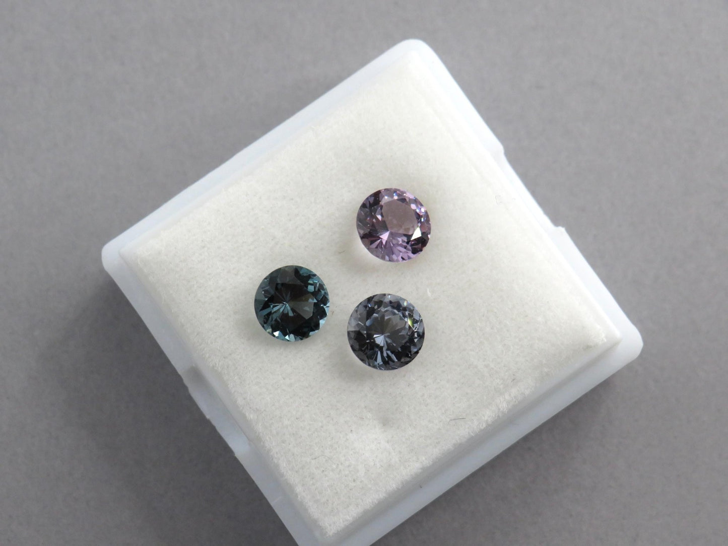 5.5mm Purple Blue Spinel Faceted Round | Per Stone | Natural Gemstone | SL130 - Gem Enthusiast